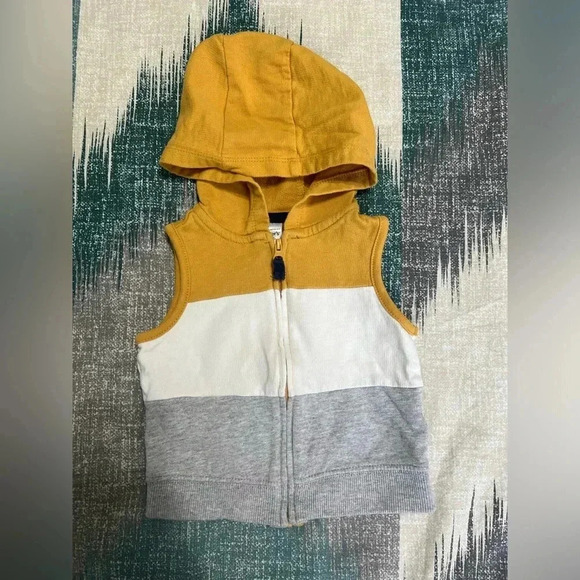 Carter’s 2-Piece Set. Gray and Yellow Set. Jogger with a Vest (Size 12 Months) - Picture 2 of 6
